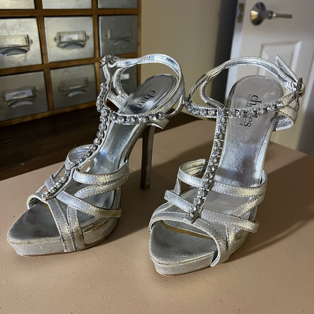 Charles David - Silver heels